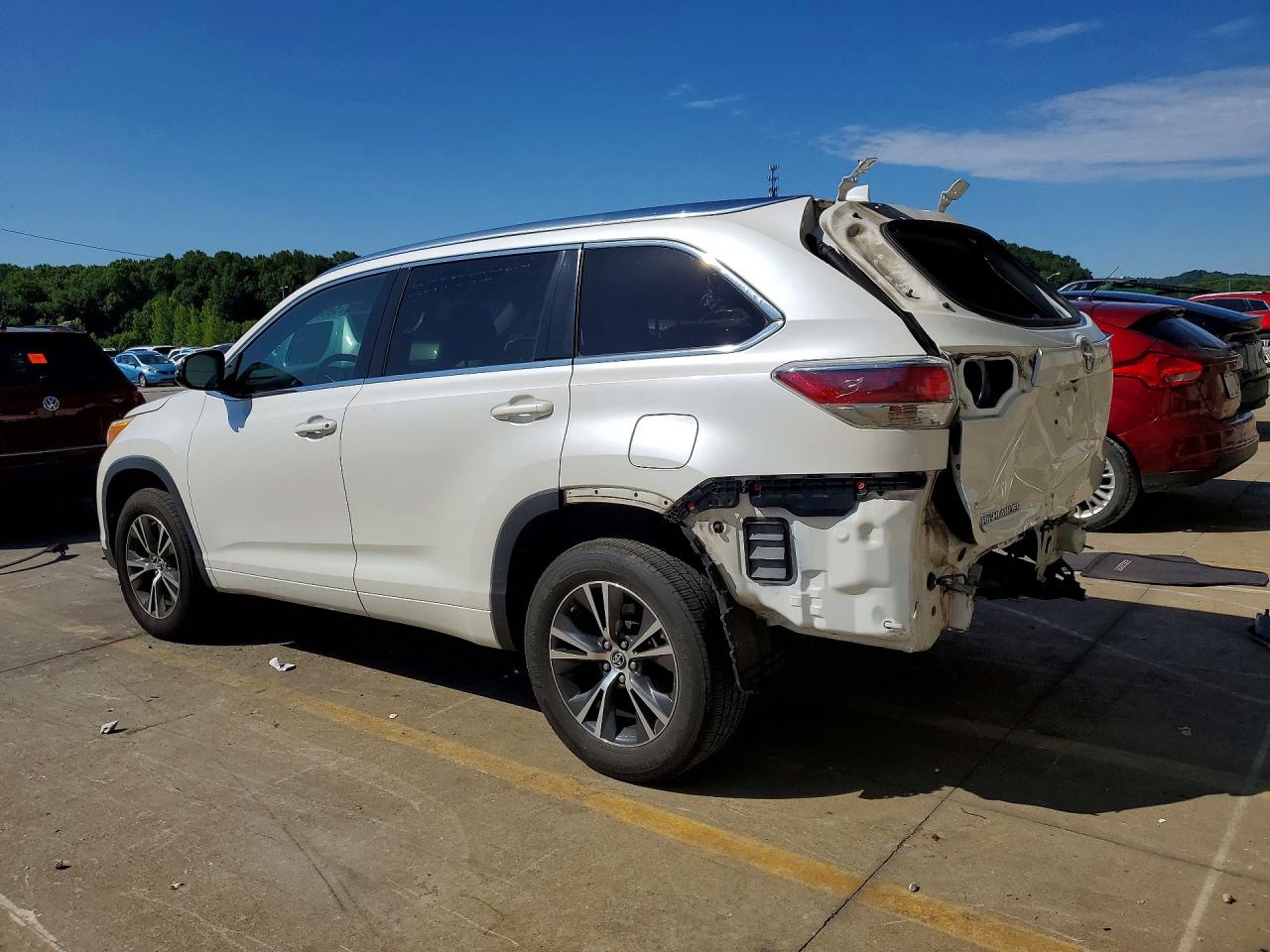 2016 TOYOTA HIGHLANDER