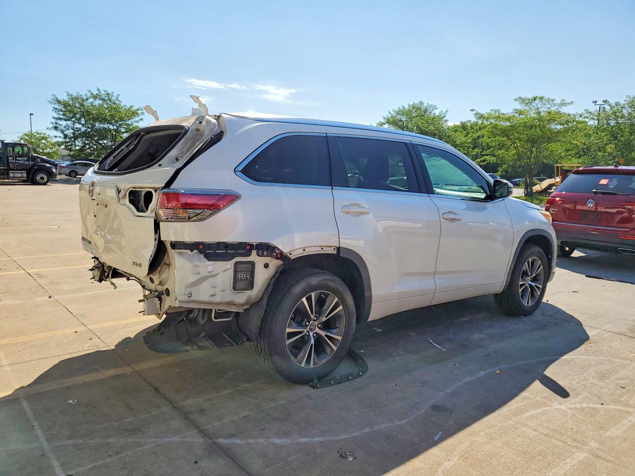 2016 TOYOTA HIGHLANDER