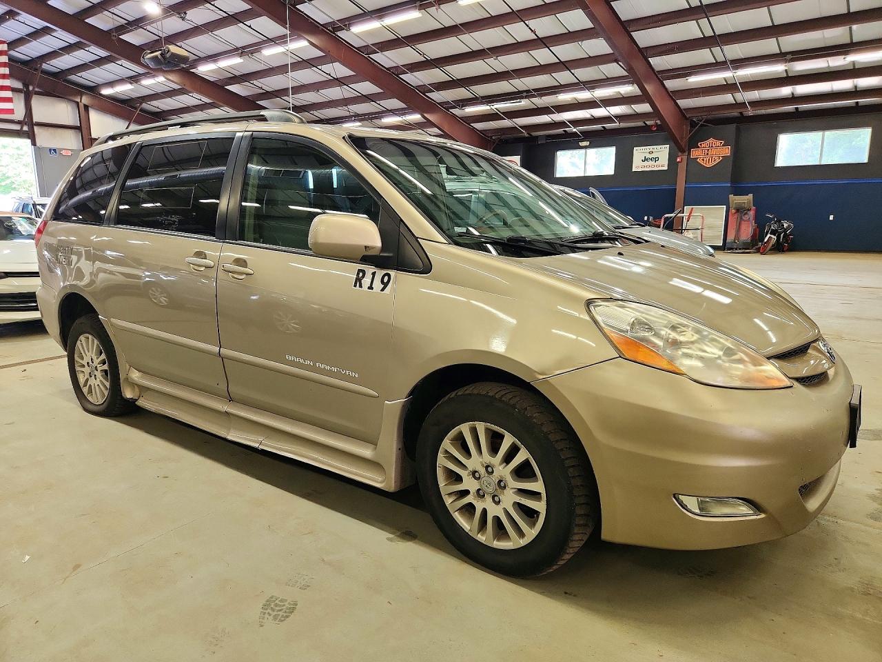 2007 TOYOTA SIENNA