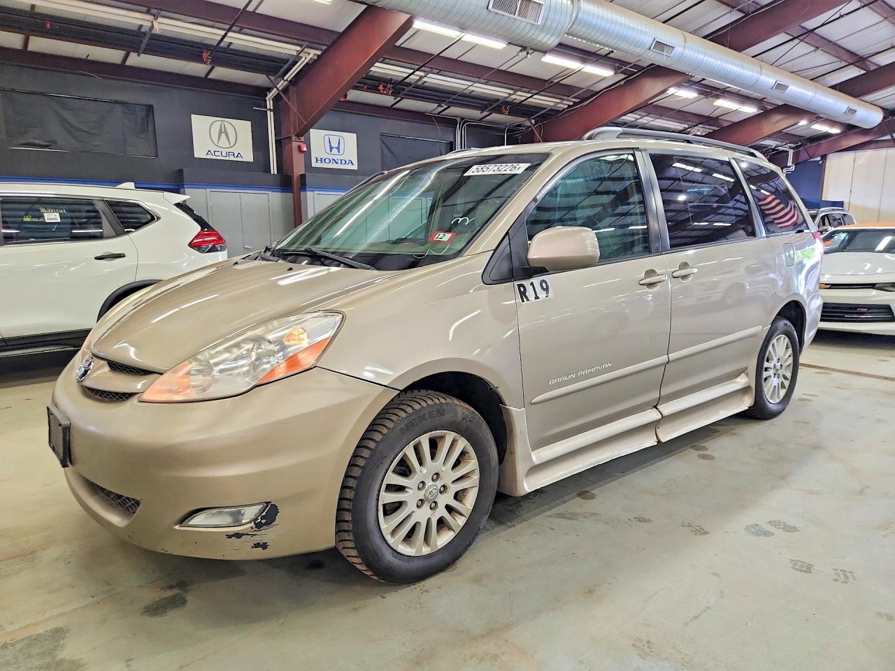 2007 TOYOTA SIENNA