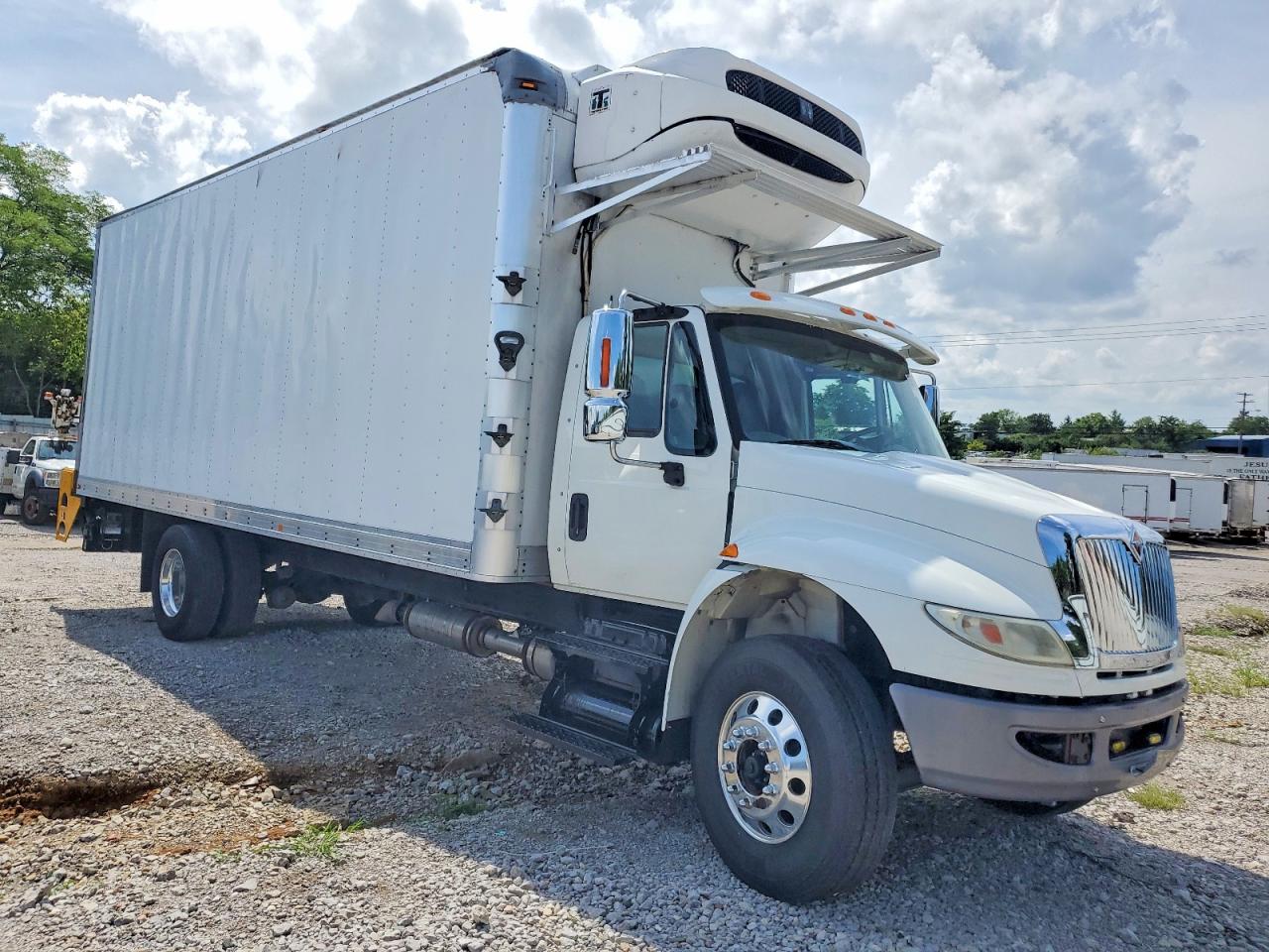 2017 INTERNATIONAL 4000 SERIE