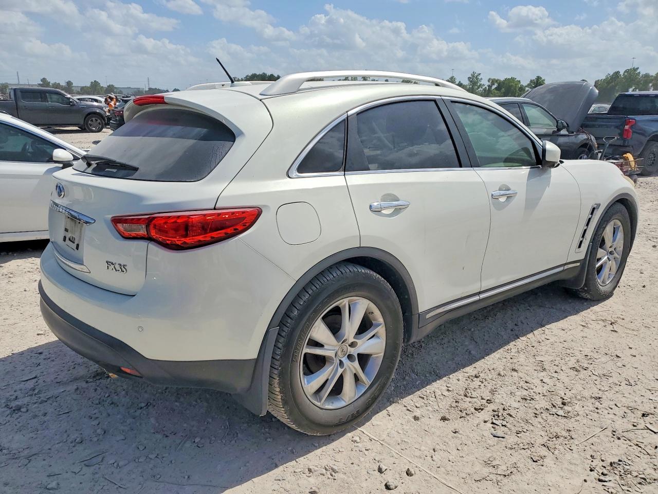 2012 INFINITI FX35