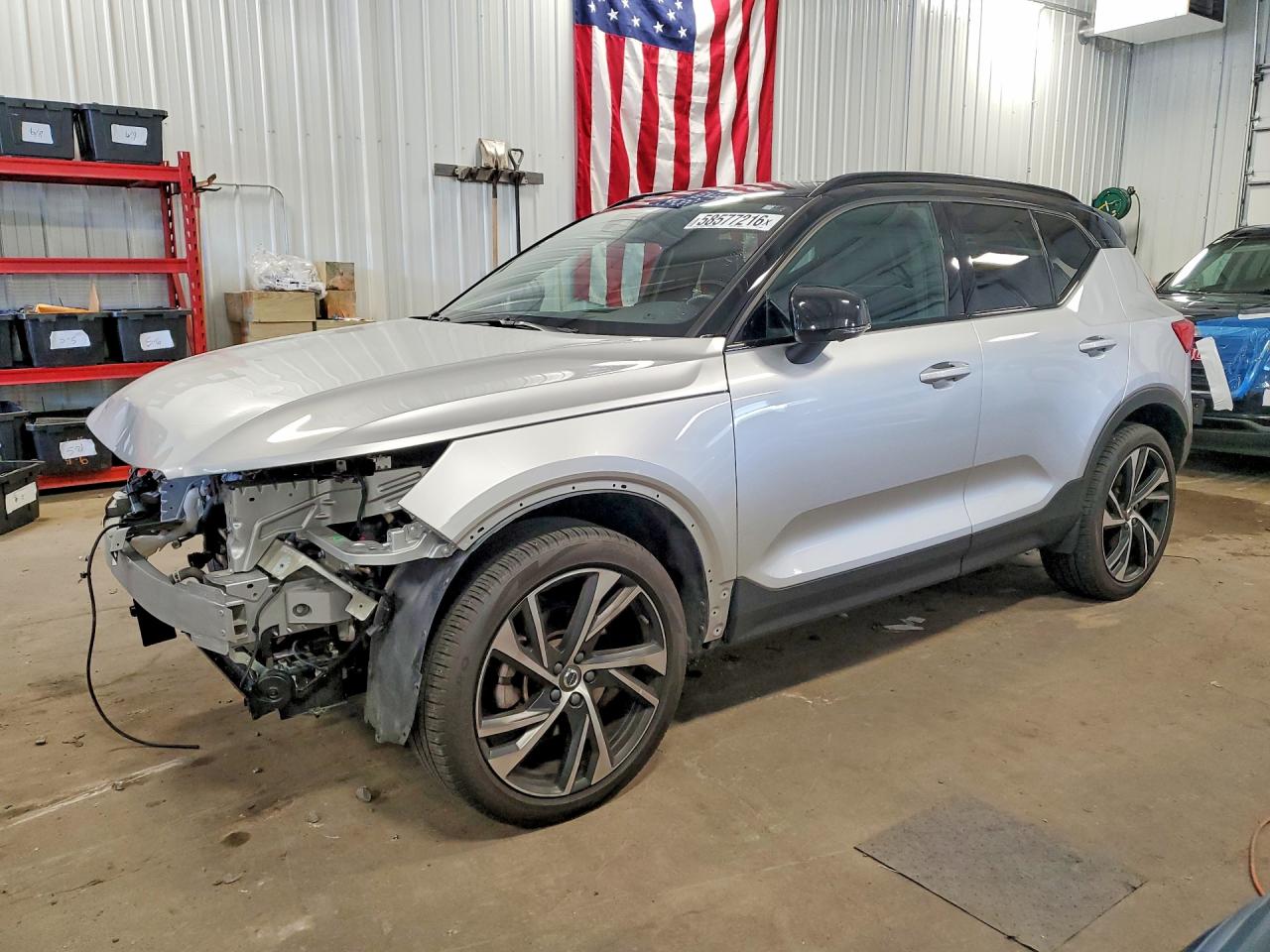 2019 VOLVO XC40