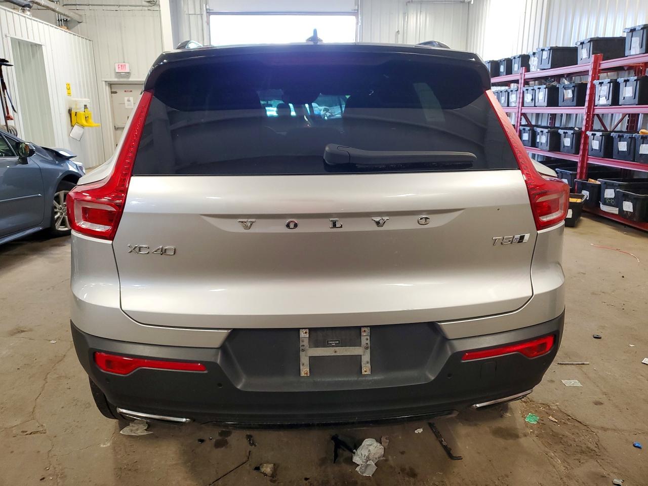 2019 VOLVO XC40