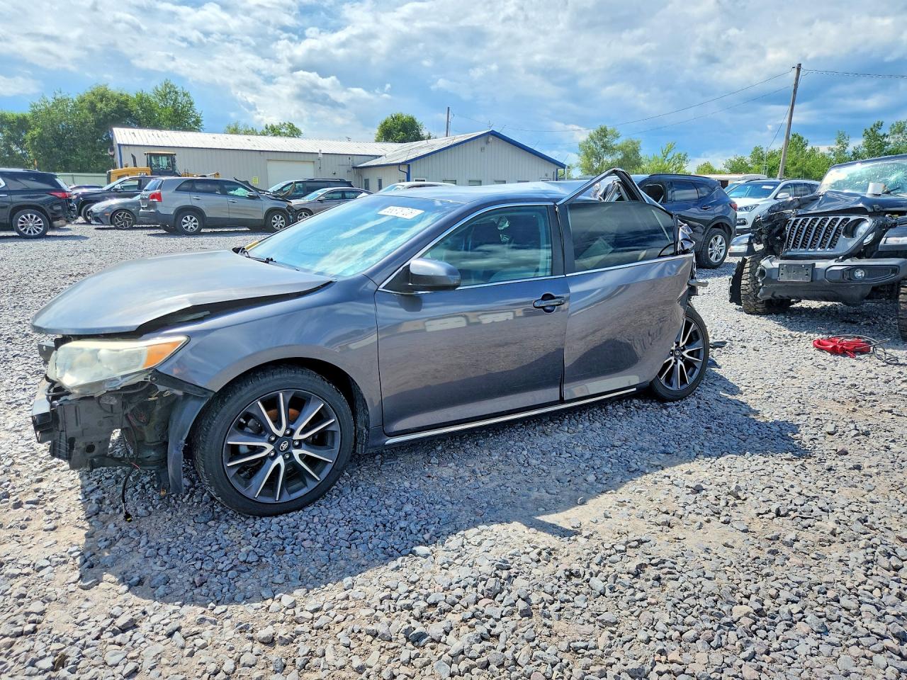 2013 TOYOTA CAMRY
