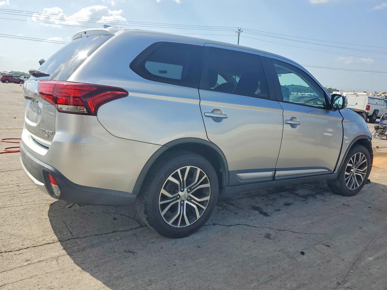 2018 MITSUBISHI OUTLANDER