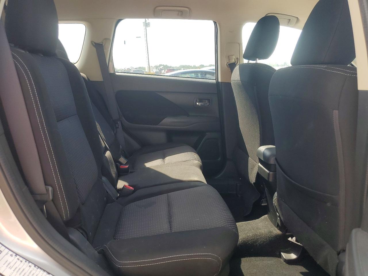 2018 MITSUBISHI OUTLANDER