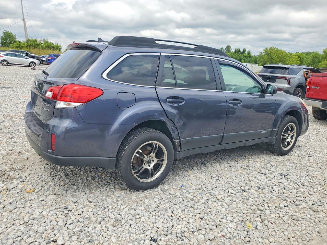 2014 SUBARU OUTBACK