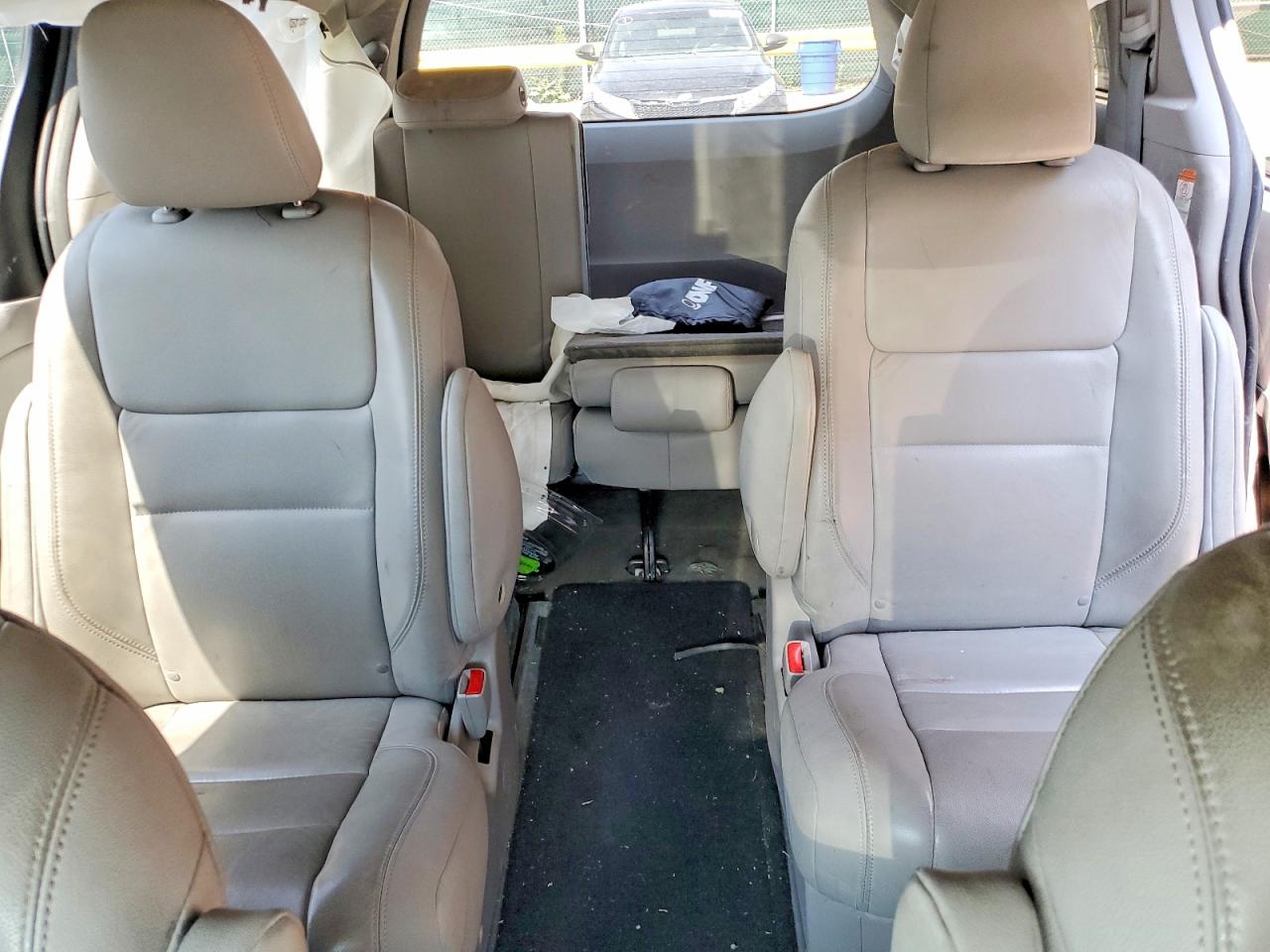 2017 TOYOTA SIENNA