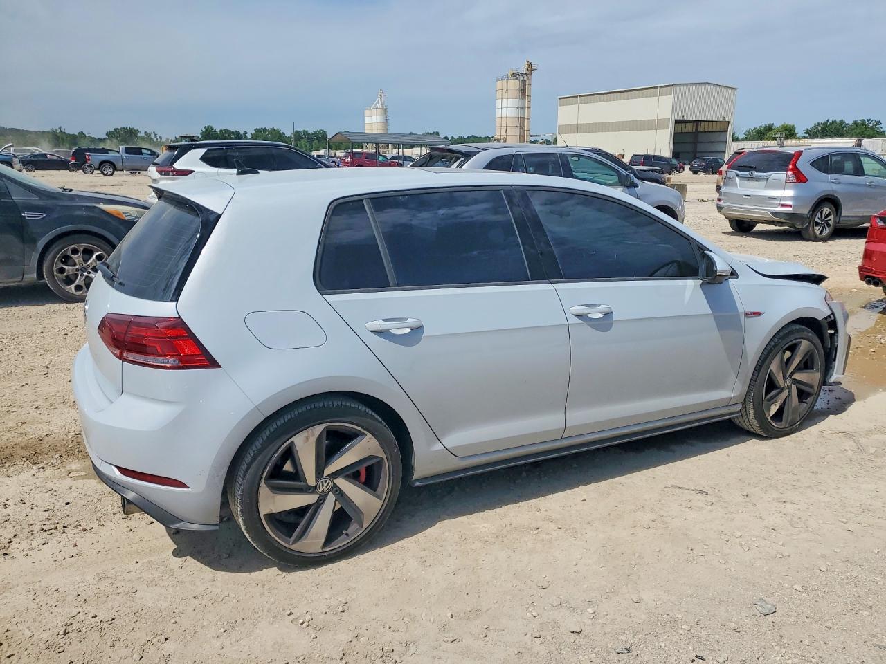 2019 VOLKSWAGEN GTI