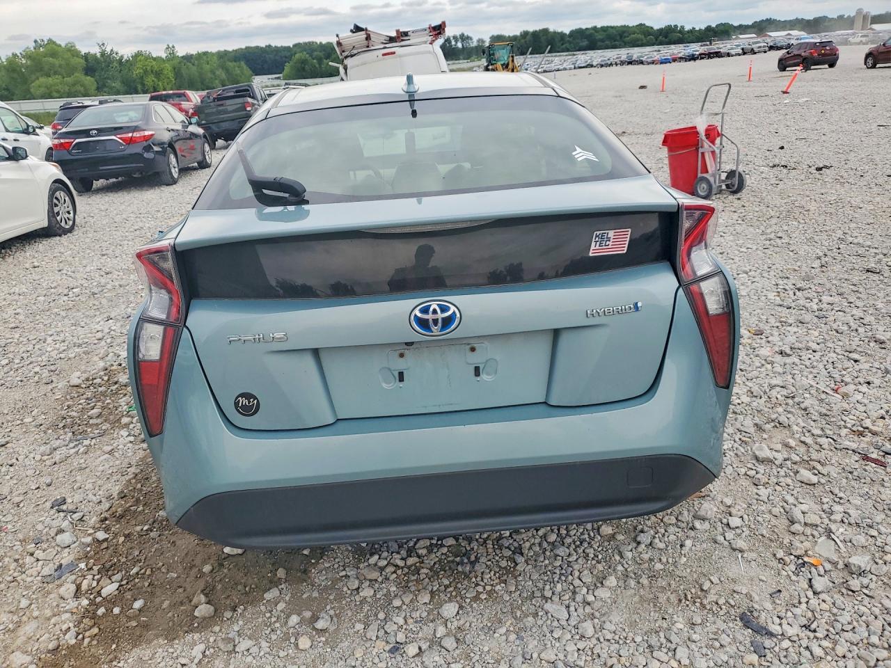 2016 TOYOTA PRIUS
