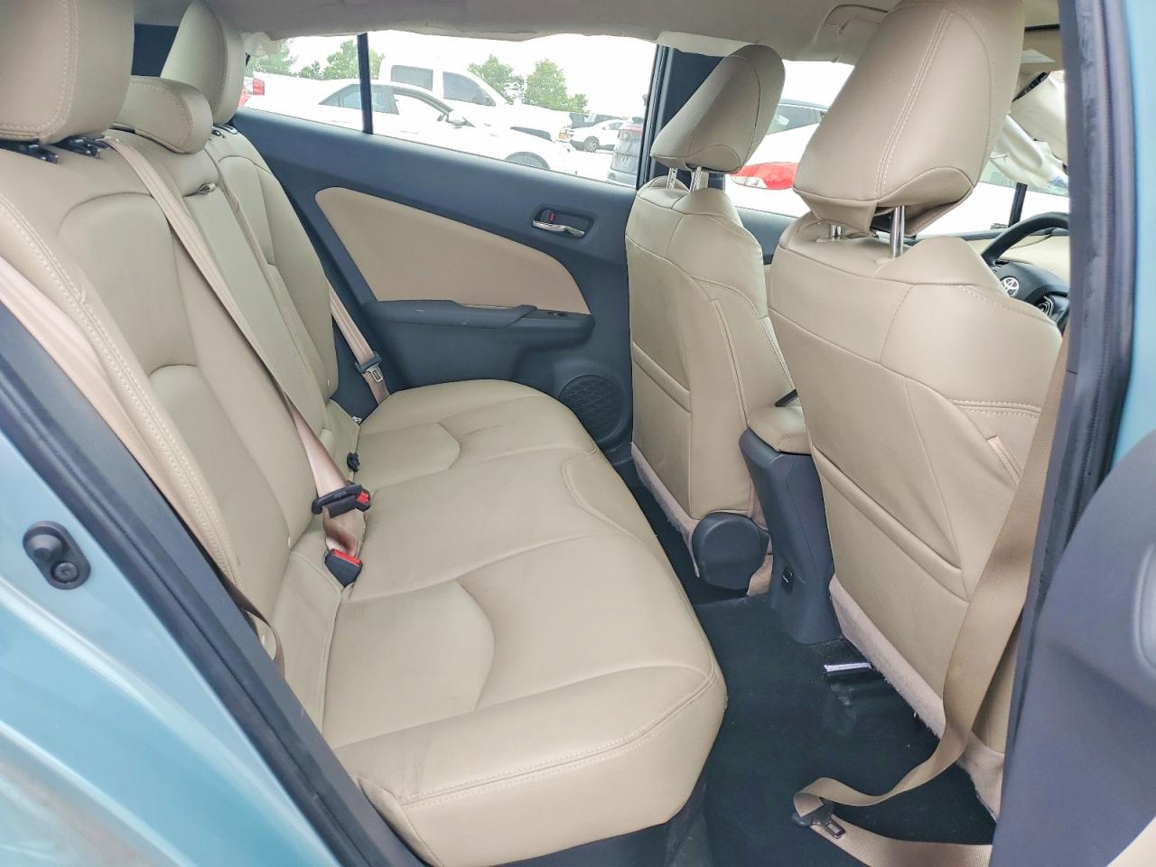 2016 TOYOTA PRIUS