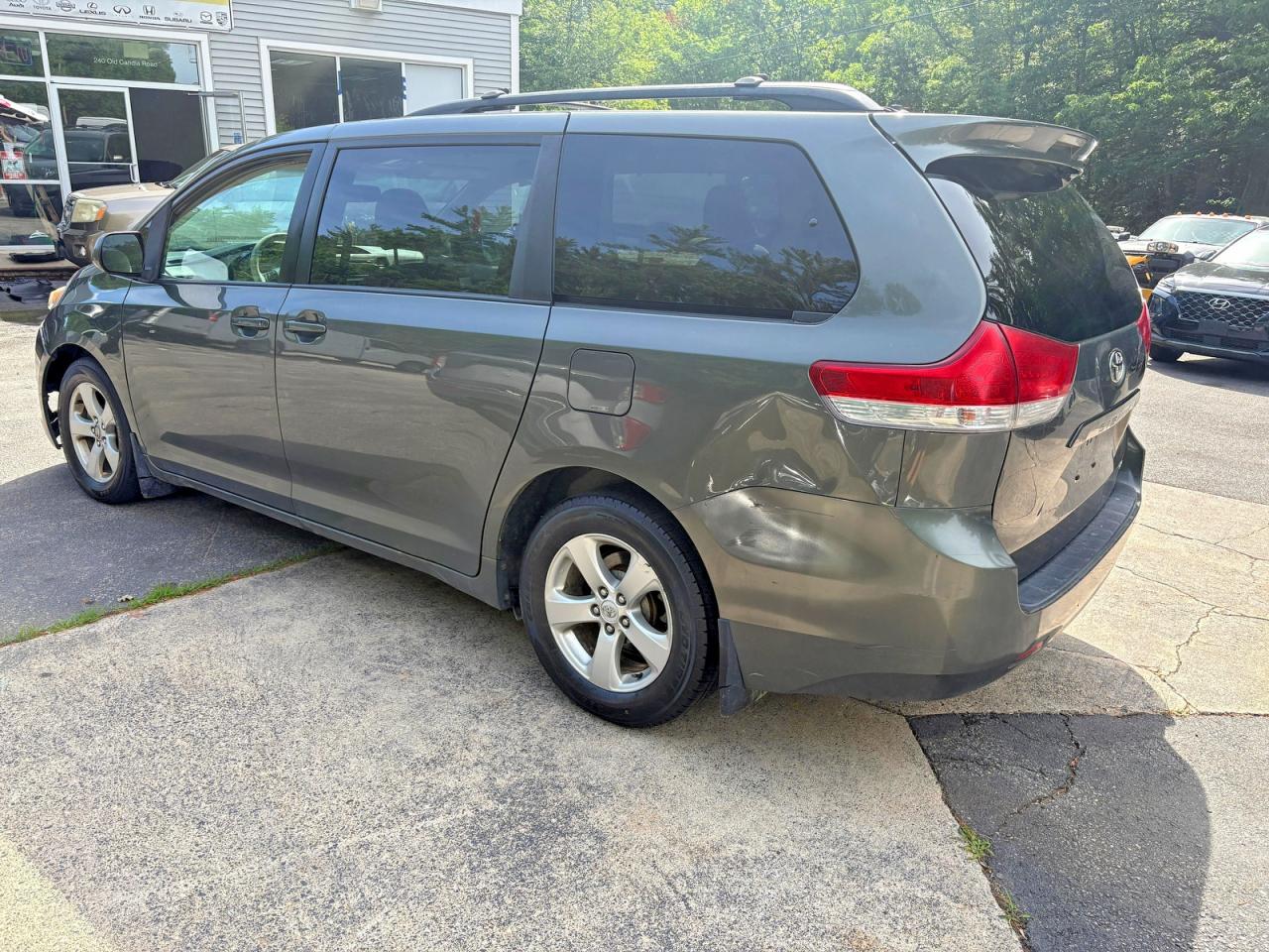 2012 TOYOTA SIENNA