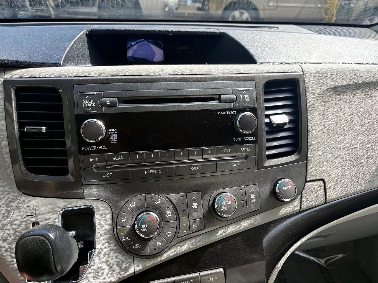 2012 TOYOTA SIENNA
