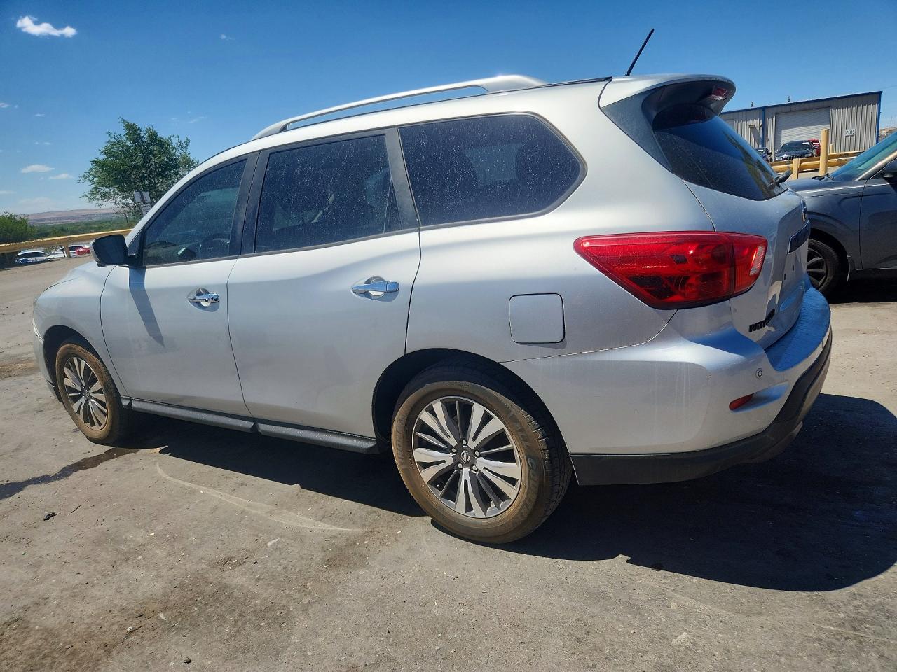 2017 NISSAN PATHFINDER