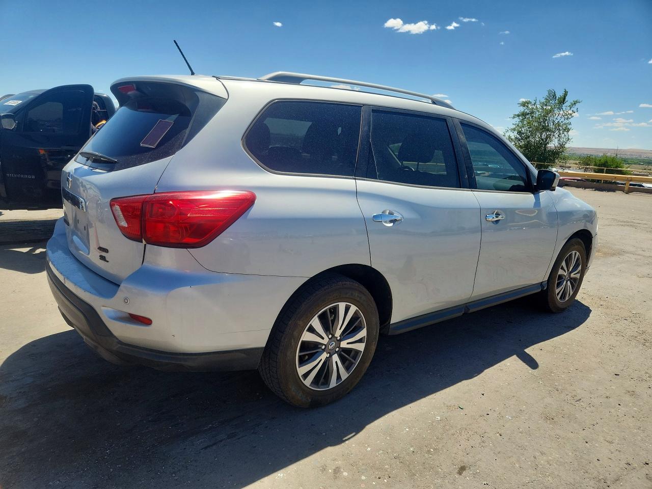 2017 NISSAN PATHFINDER