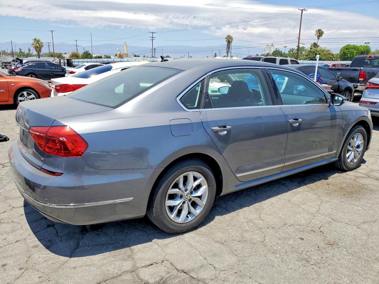 2016 VOLKSWAGEN PASSAT