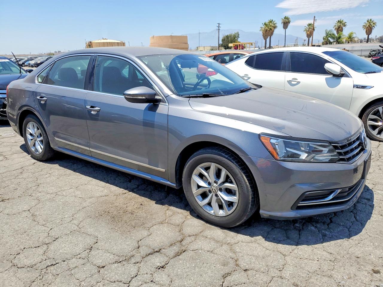 2016 VOLKSWAGEN PASSAT