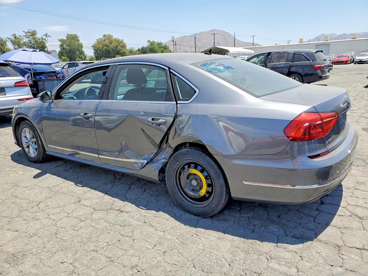 2016 VOLKSWAGEN PASSAT