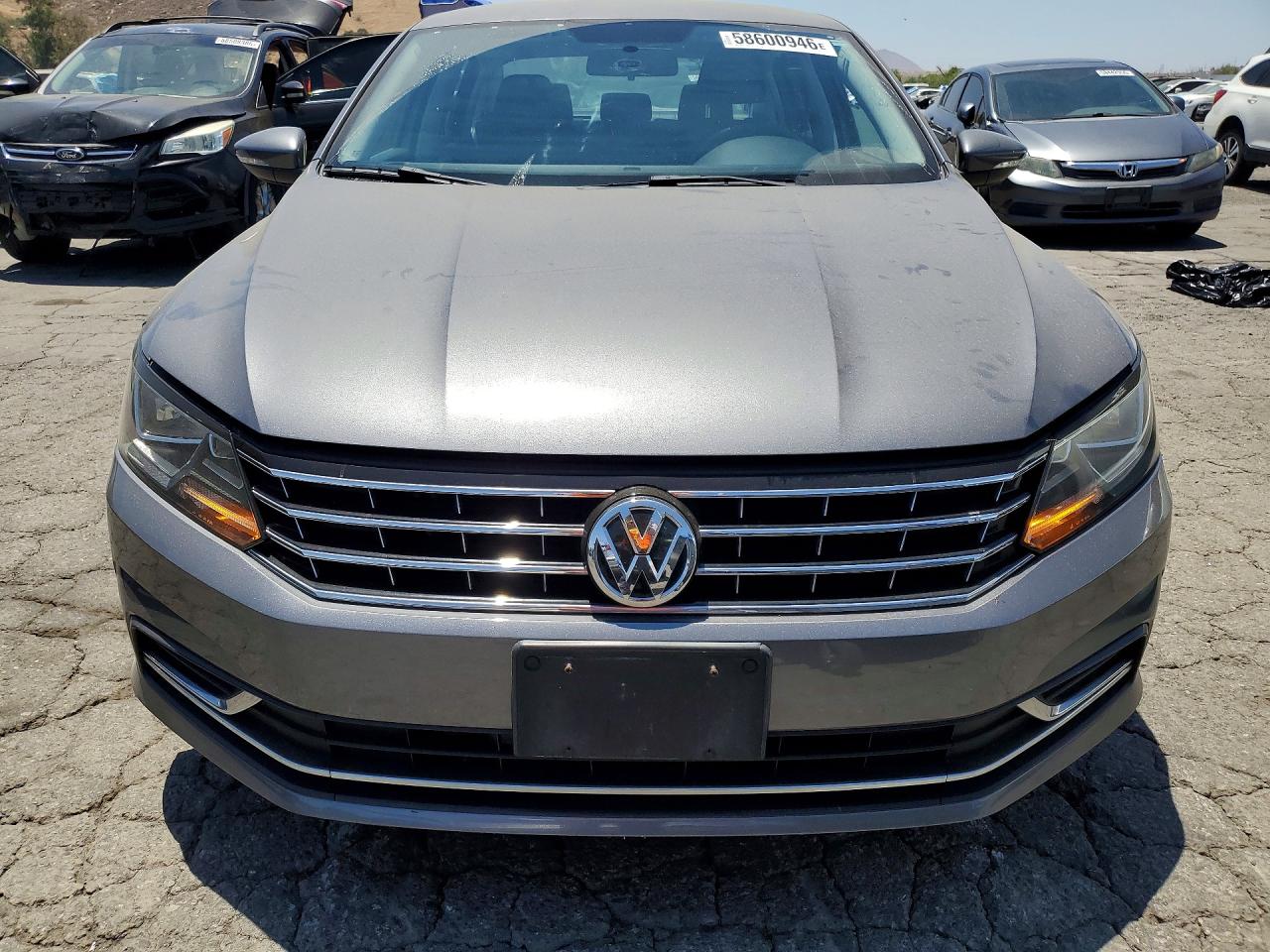 2016 VOLKSWAGEN PASSAT