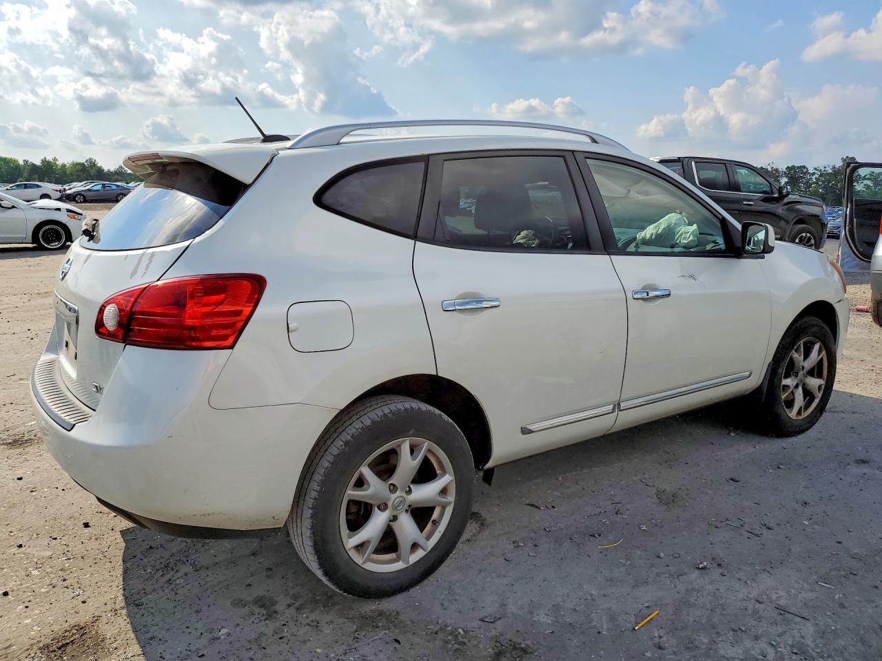 2011 NISSAN ROGUE