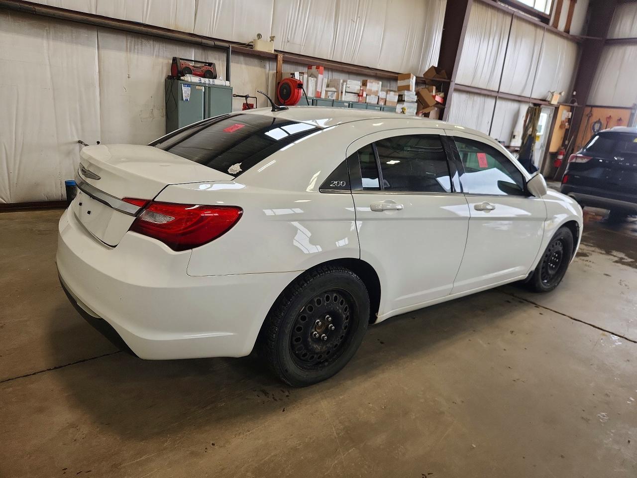2013 CHRYSLER 200