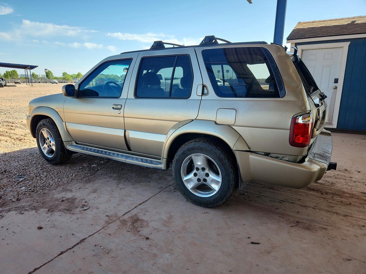 2003 INFINITI QX4