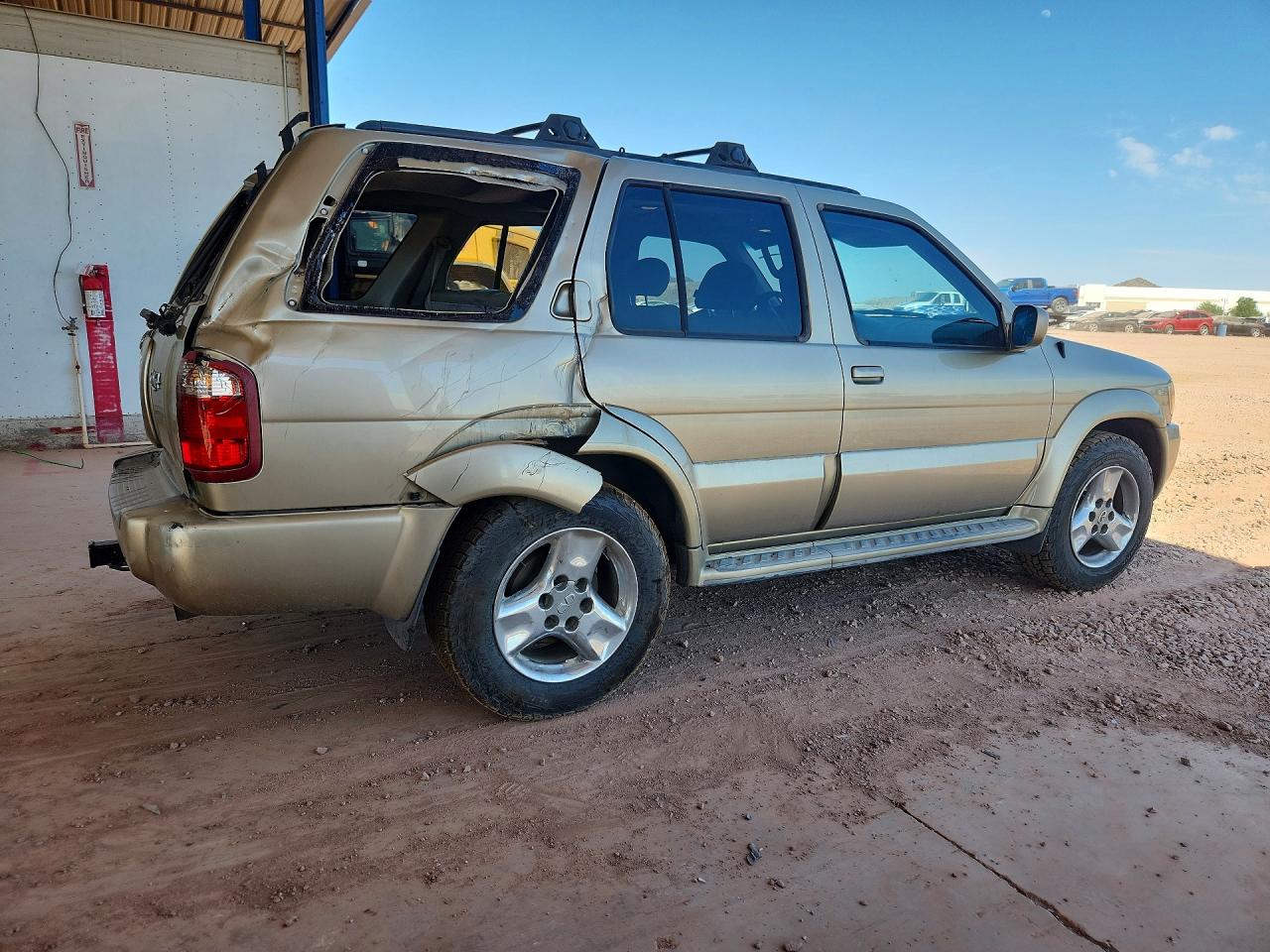 2003 INFINITI QX4
