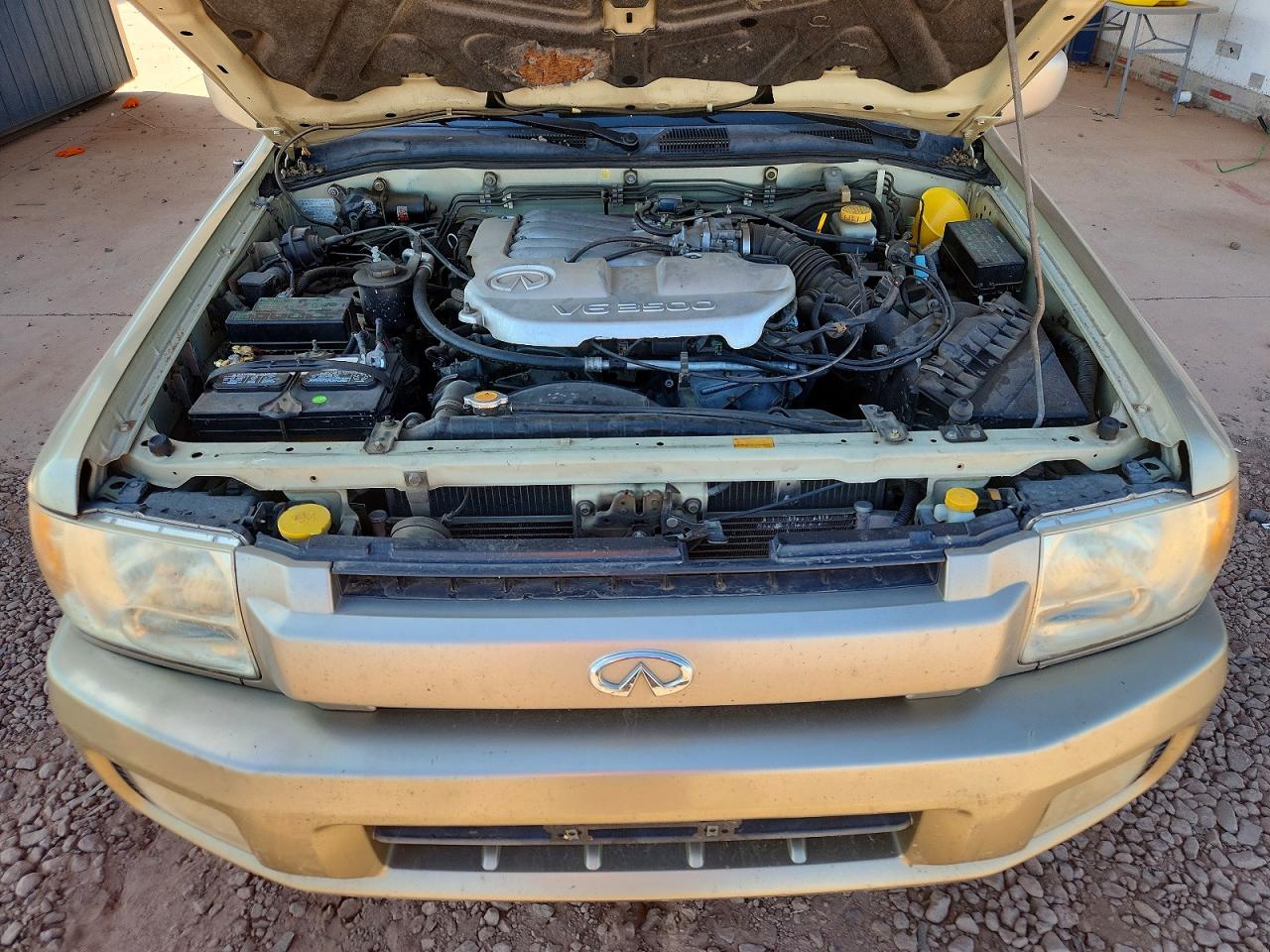 2003 INFINITI QX4