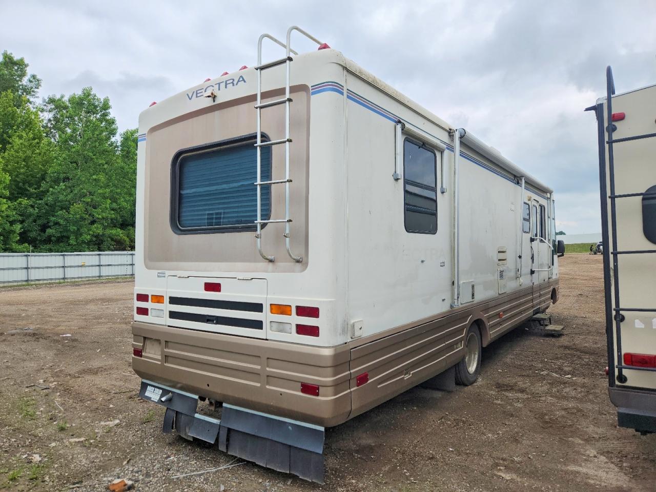 1996 CHEVROLET P SERIES
