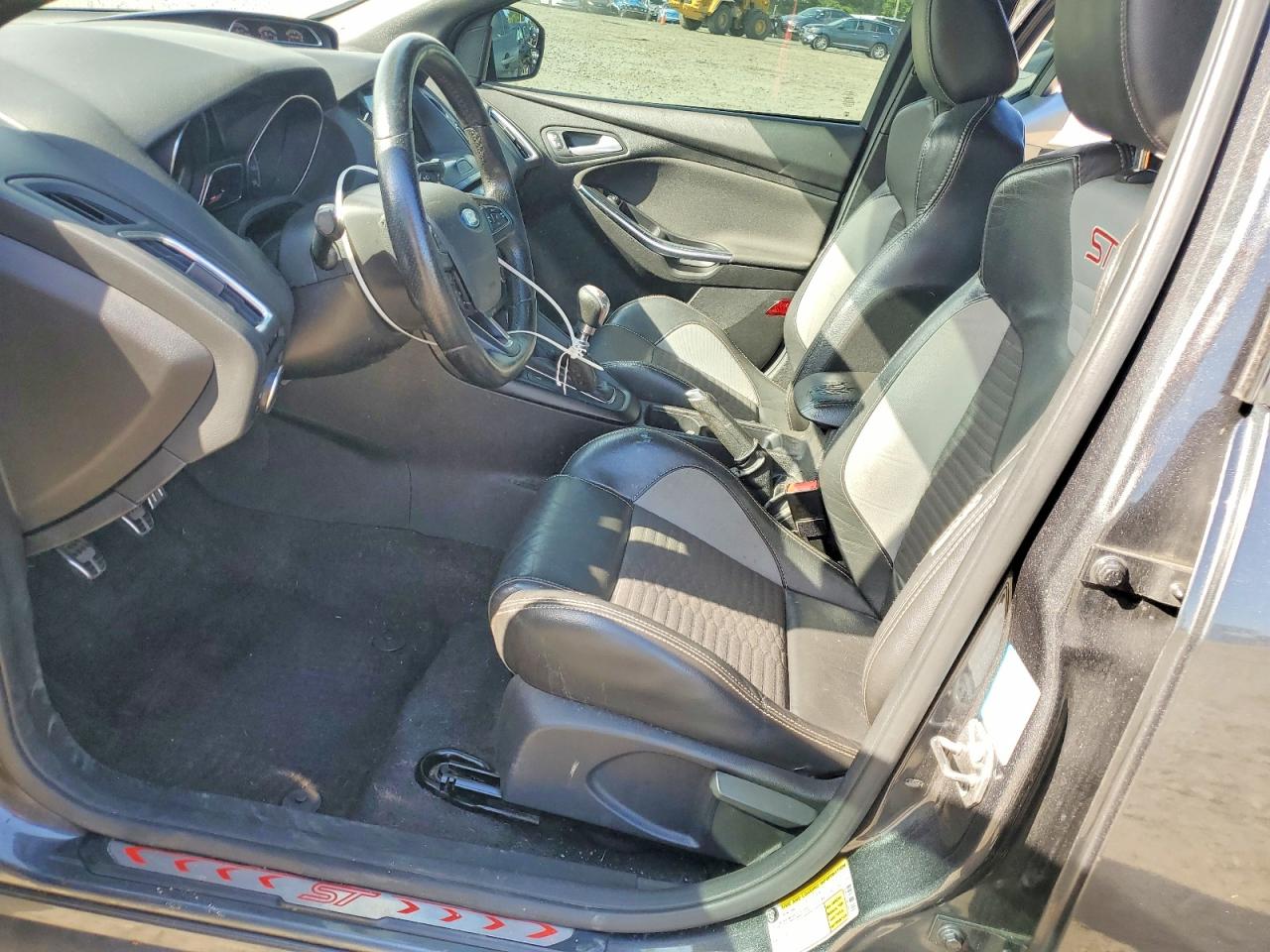 2017 FORD FOCUS