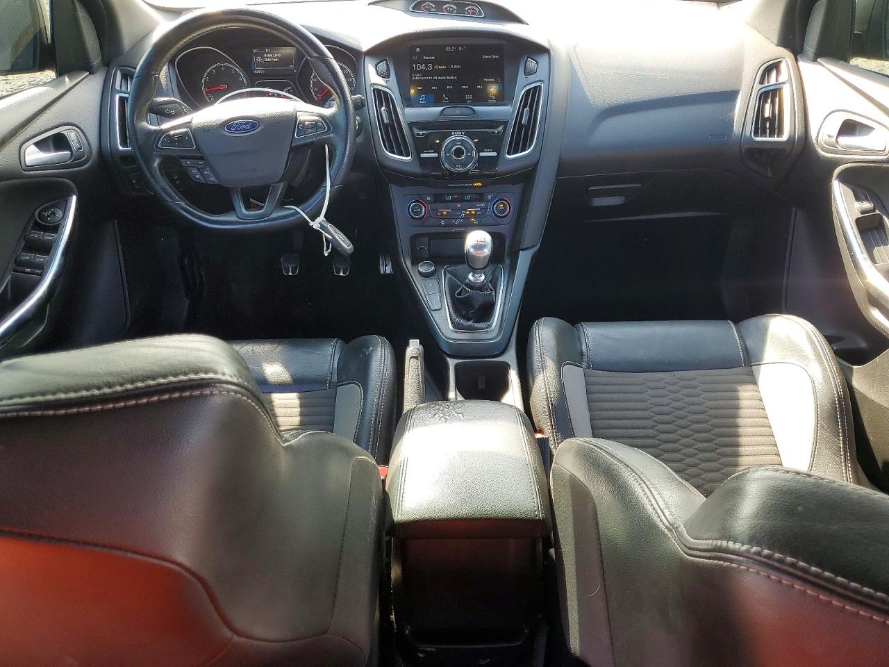 2017 FORD FOCUS