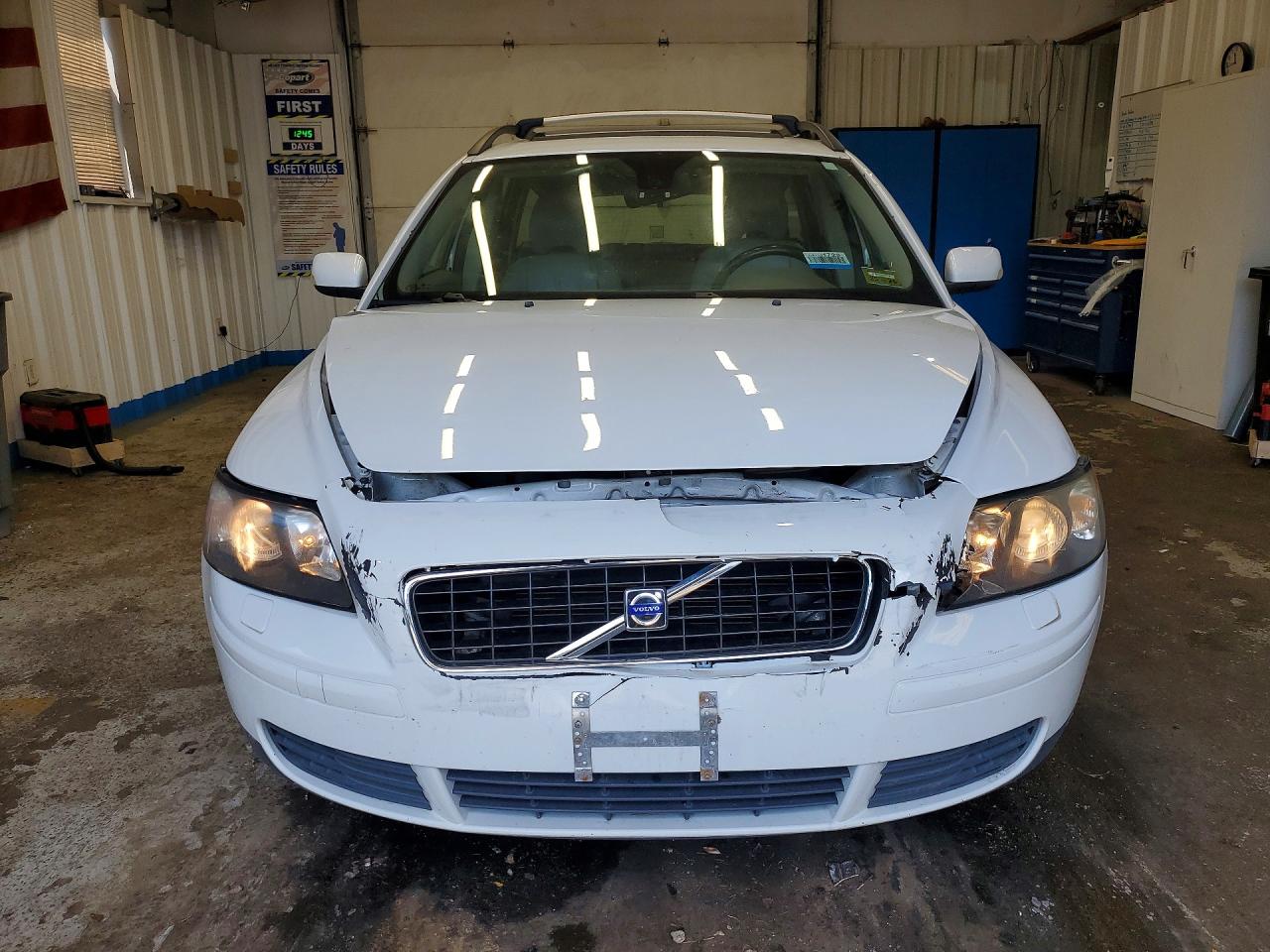 2006 VOLVO V50