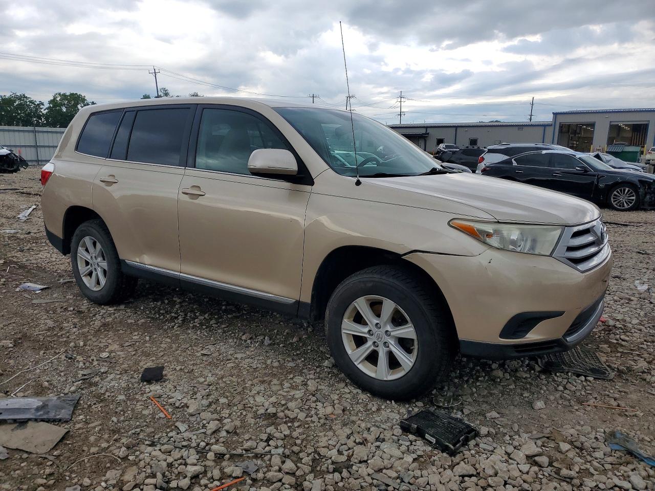 2011 TOYOTA HIGHLANDER