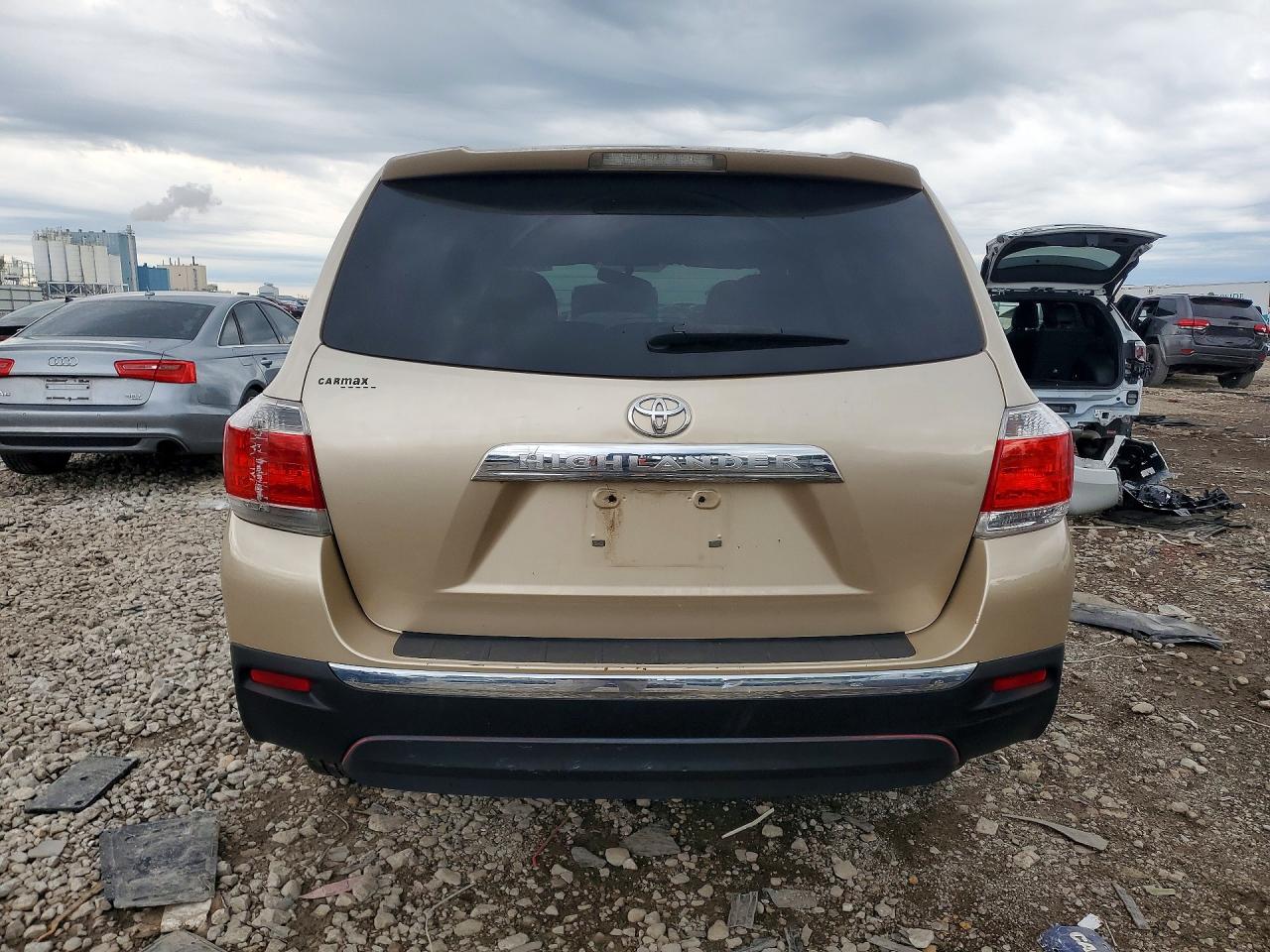 2011 TOYOTA HIGHLANDER