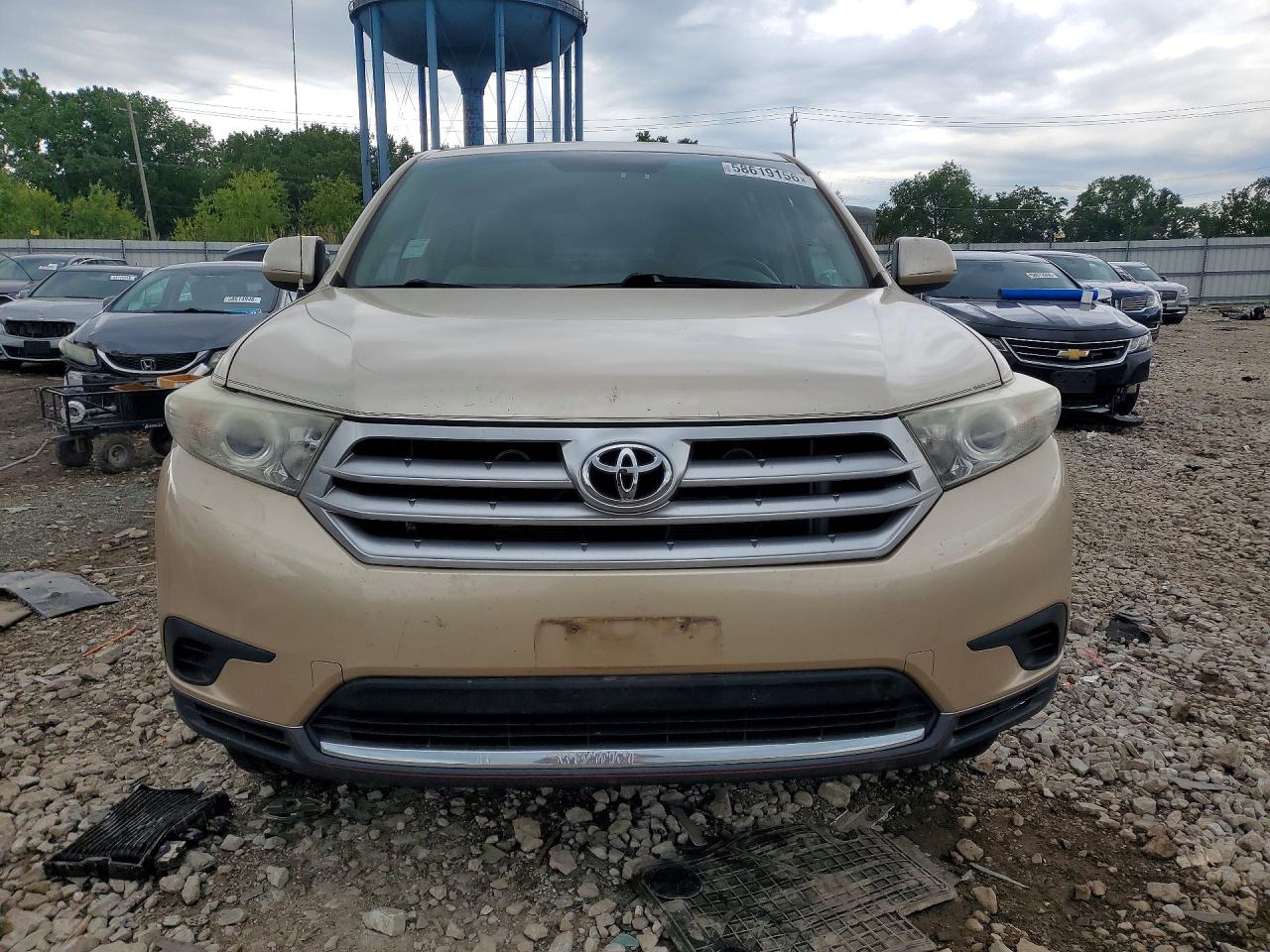 2011 TOYOTA HIGHLANDER