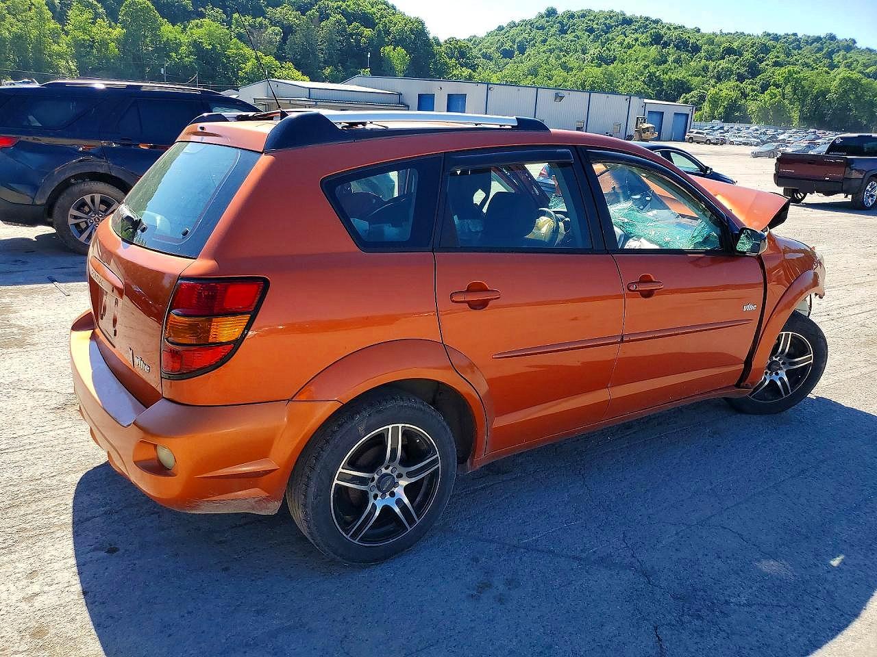 2004 PONTIAC VIBE