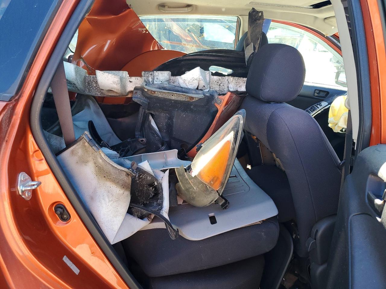 2004 PONTIAC VIBE