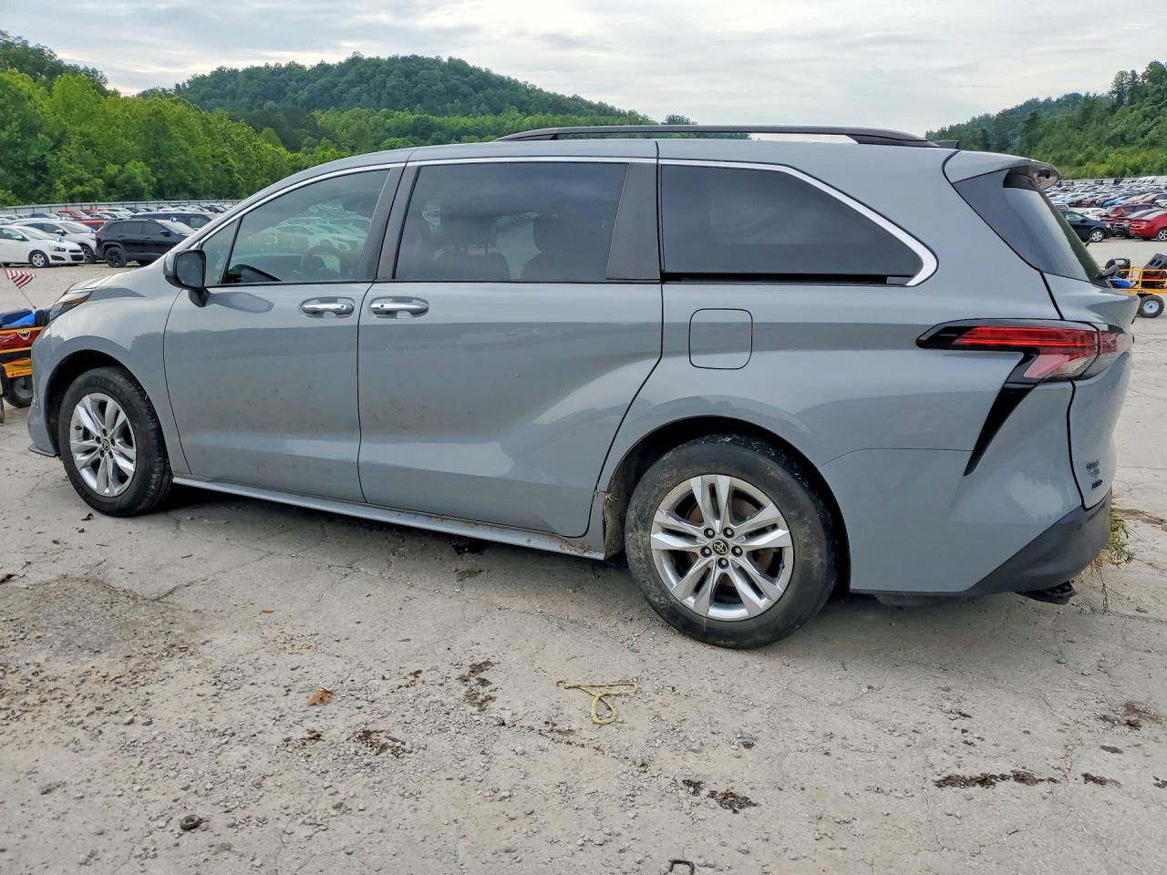 2022 TOYOTA SIENNA