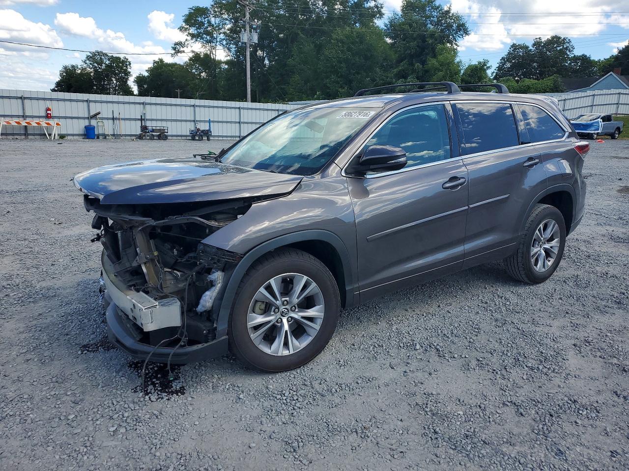 2016 TOYOTA HIGHLANDER