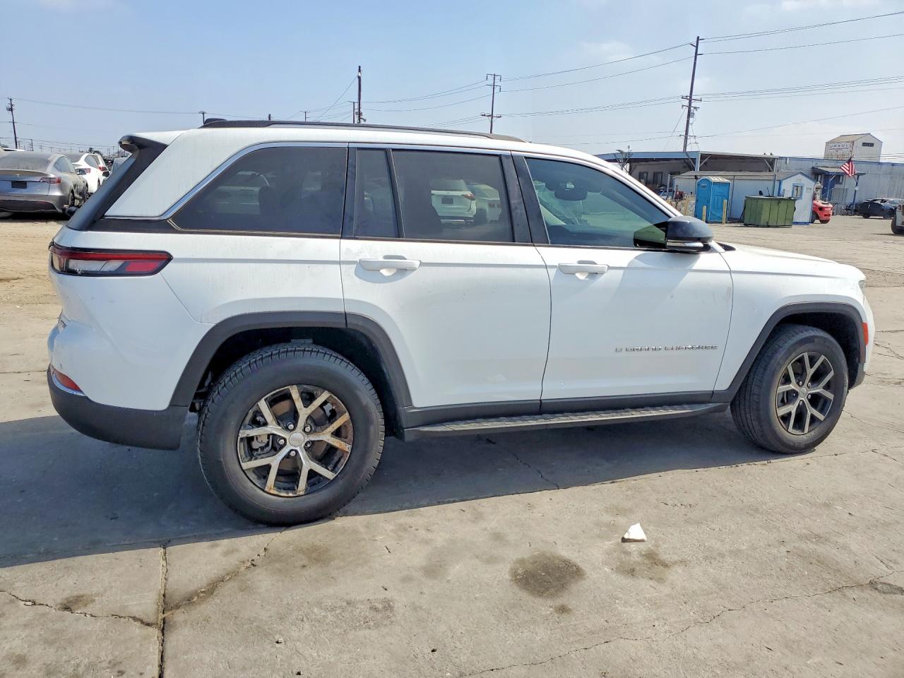 2023 JEEP CHEROKEE