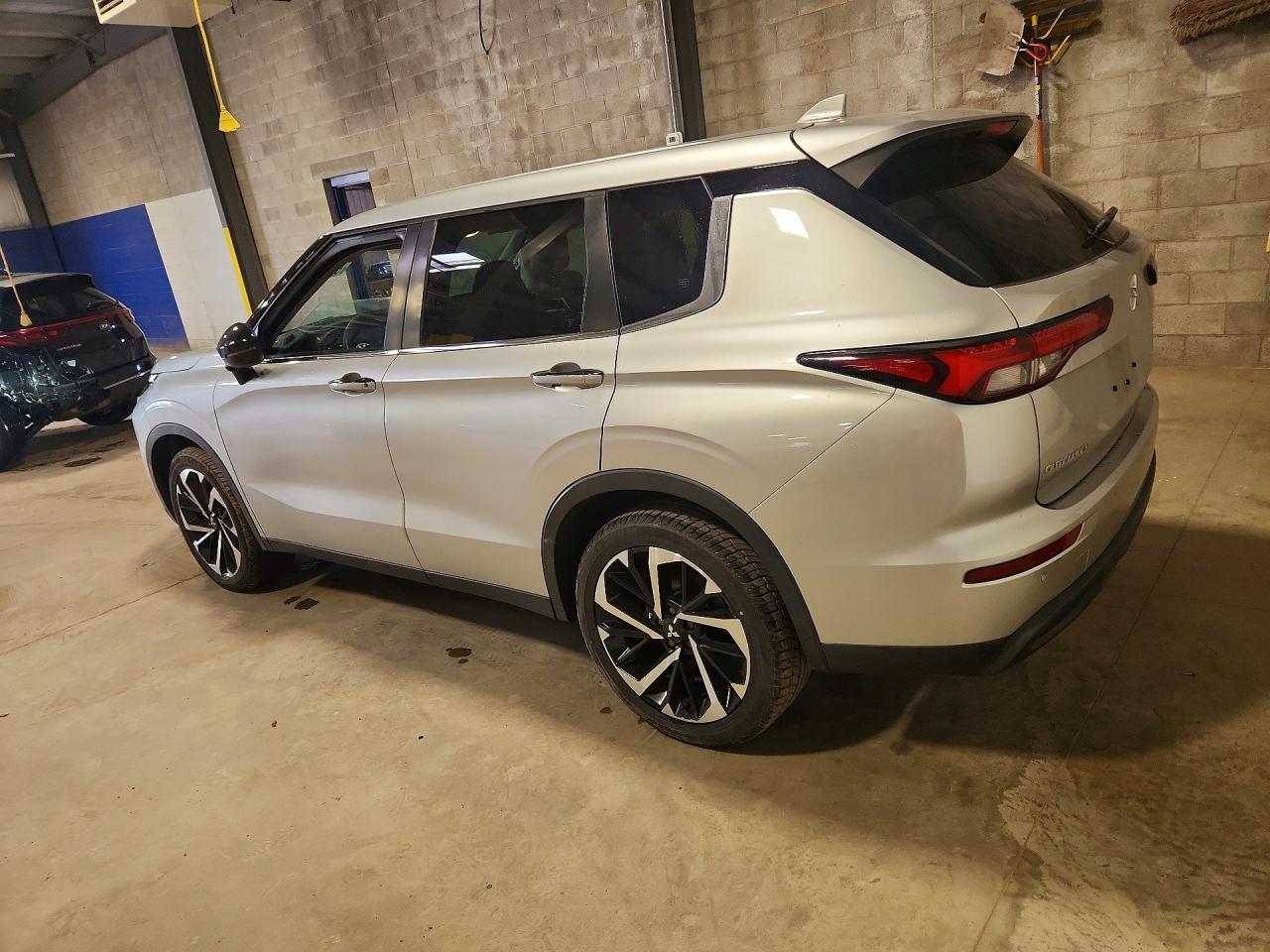 2022 MITSUBISHI OUTLANDER