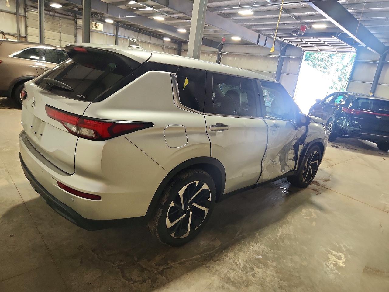 2022 MITSUBISHI OUTLANDER