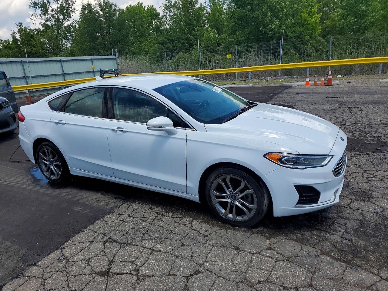 2019 FORD FUSION