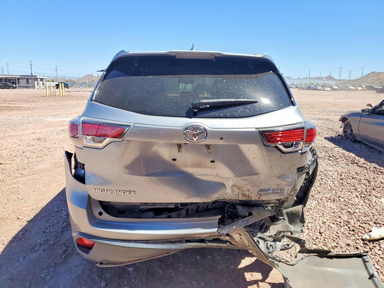 2016 TOYOTA HIGHLANDER