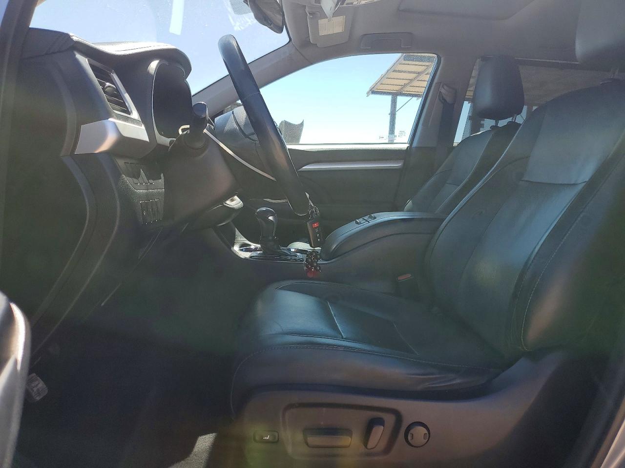 2016 TOYOTA HIGHLANDER