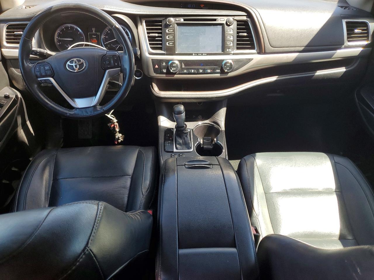 2016 TOYOTA HIGHLANDER