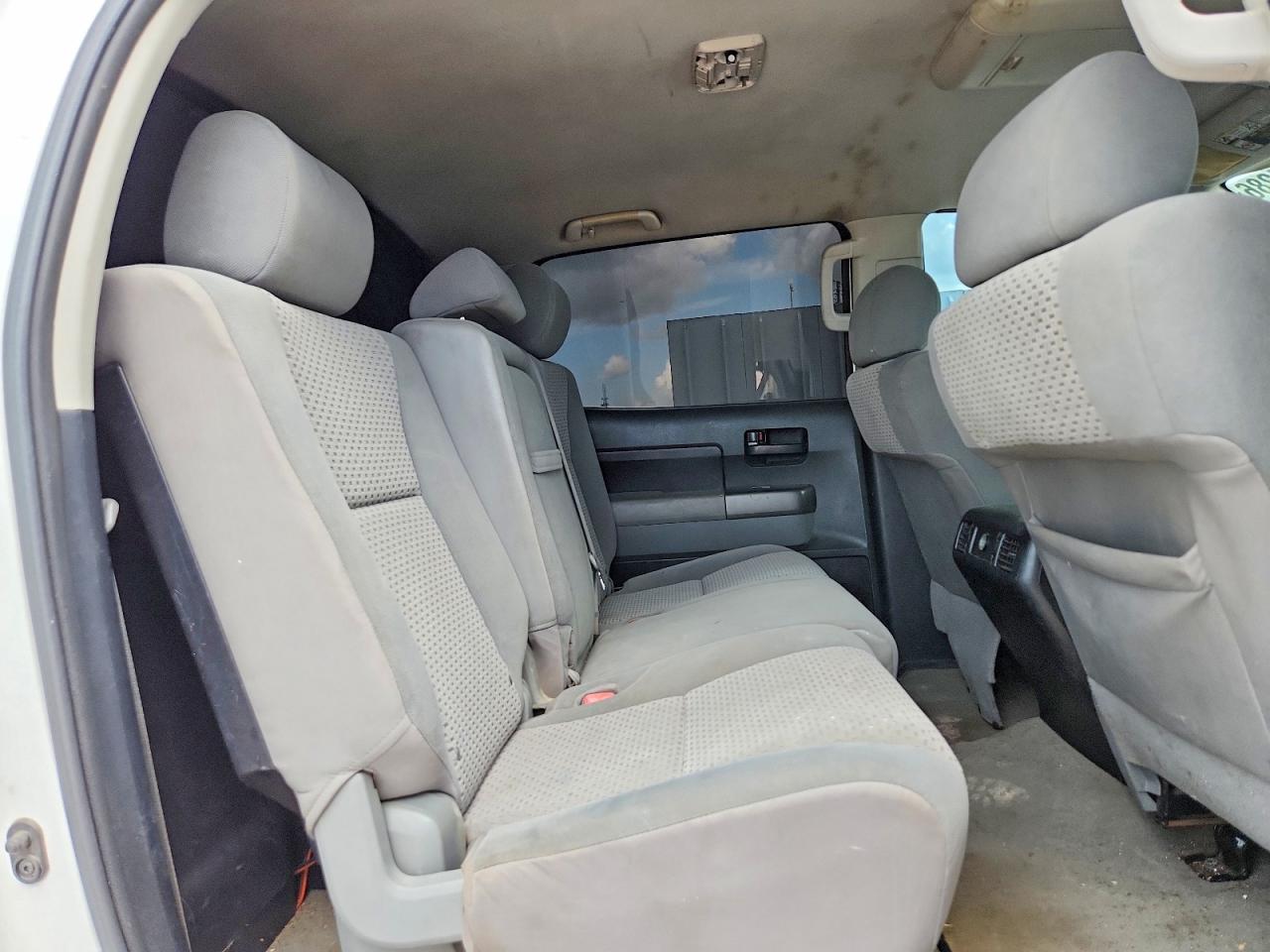 2011 TOYOTA TUNDRA