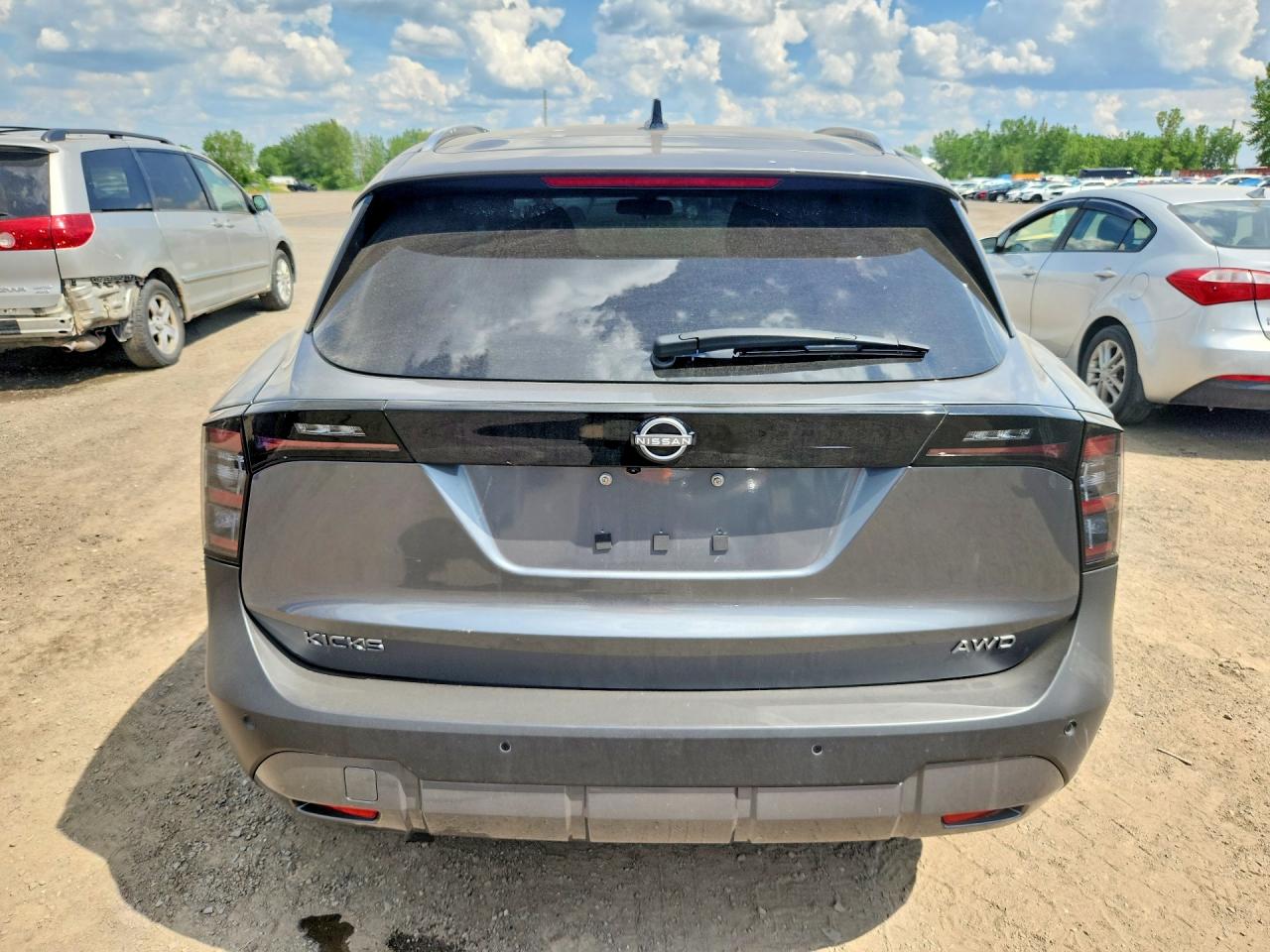 2026 NISSAN KICKS