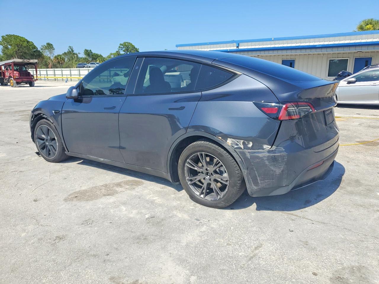 2024 TESLA MODEL Y